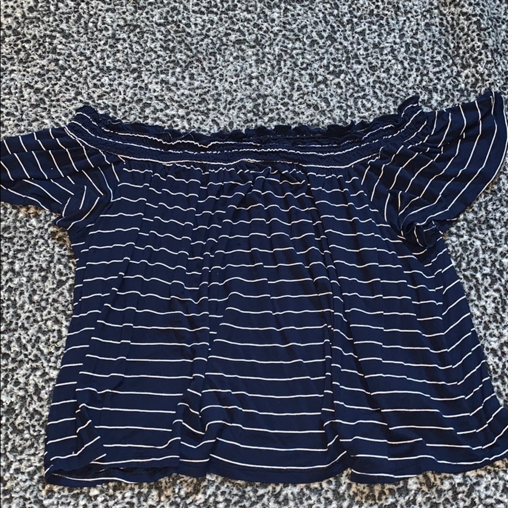 Off-the shoulder shirt